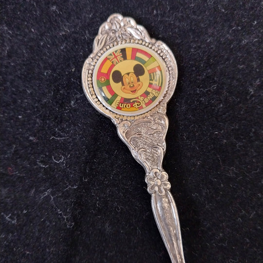 *8 Silverplated  Vintage Souvenir Spoons -Colectable*