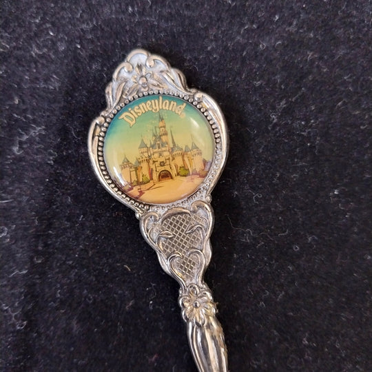 *8 Silverplated  Vintage Souvenir Spoons -Colectable*
