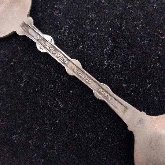 *8 Silverplated  Vintage Souvenir Spoons -Colectable*