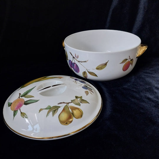 *Royal Worcester -Evesham Gold 3 quart Round Covered Casserole*