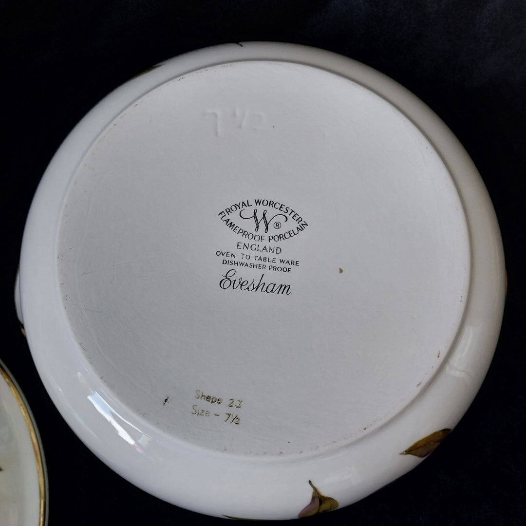 *Royal Worcester -Evesham Gold 3 quart Round Covered Casserole*