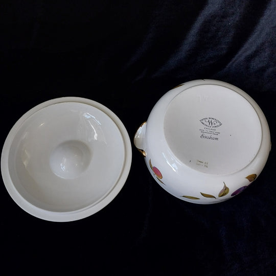 *Royal Worcester -Evesham Gold 3 quart Round Covered Casserole*
