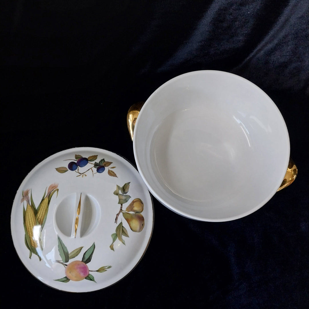 *Royal Worcester -Evesham Gold 3 quart Round Covered Casserole*