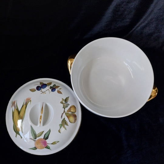 *Royal Worcester -Evesham Gold 3 quart Round Covered Casserole*