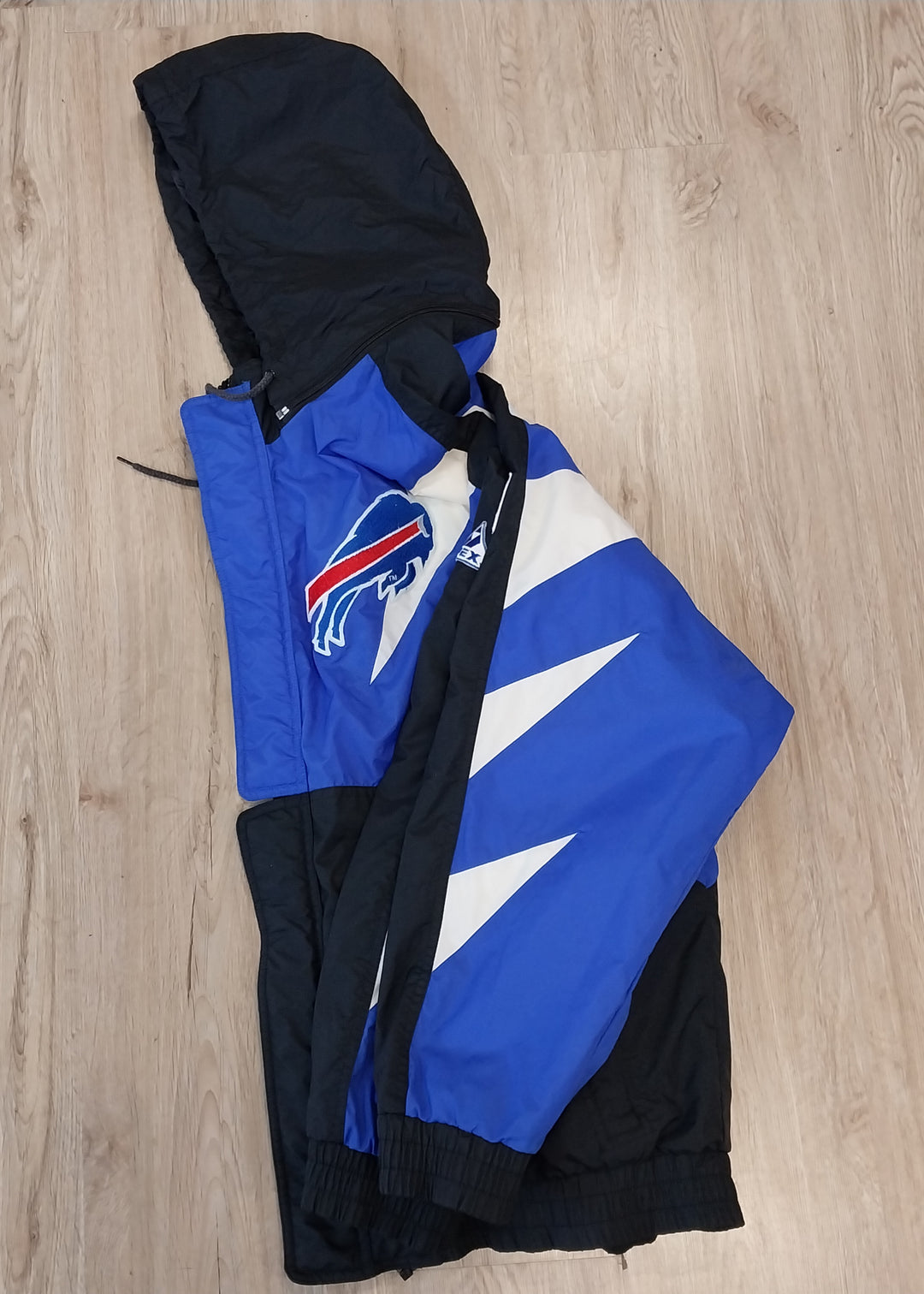 *VTG Buffalo Bills NFL Jacket Size LG Early 1990s*