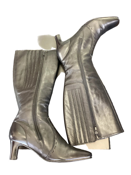 Elondale Knee High Boots - size 6.5
