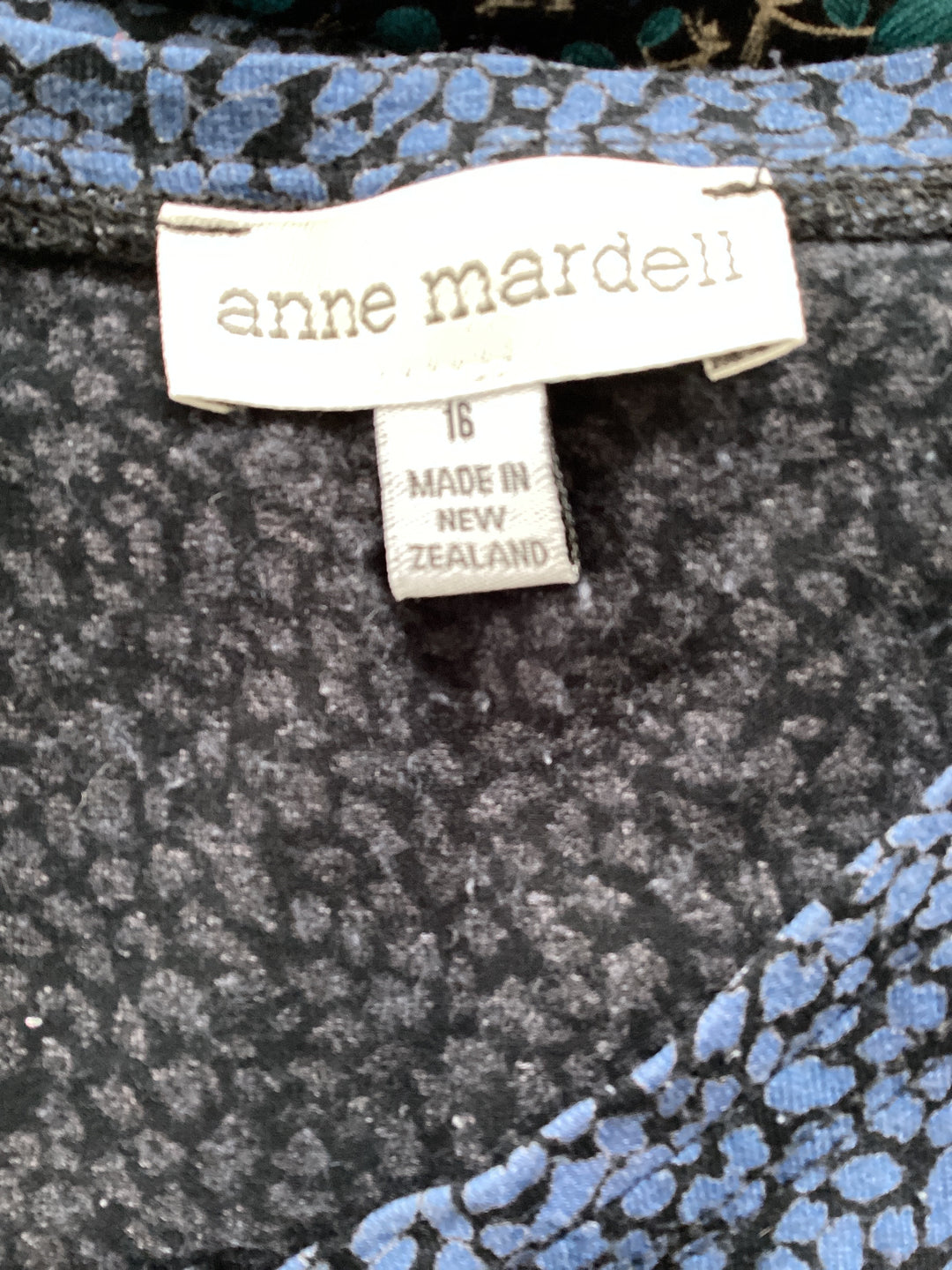 Anne Mardell top -16