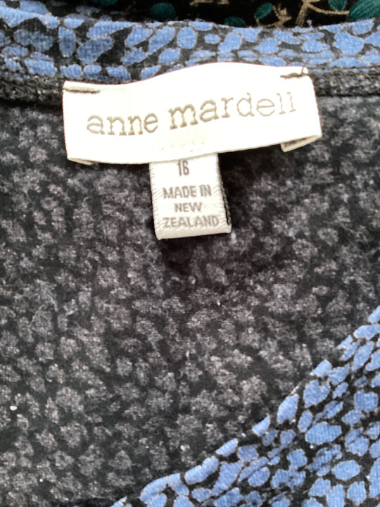 Anne Mardell top -16