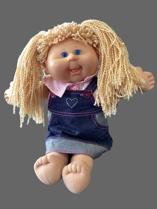 Cabbage Patch Kid - girl Doll Vintage