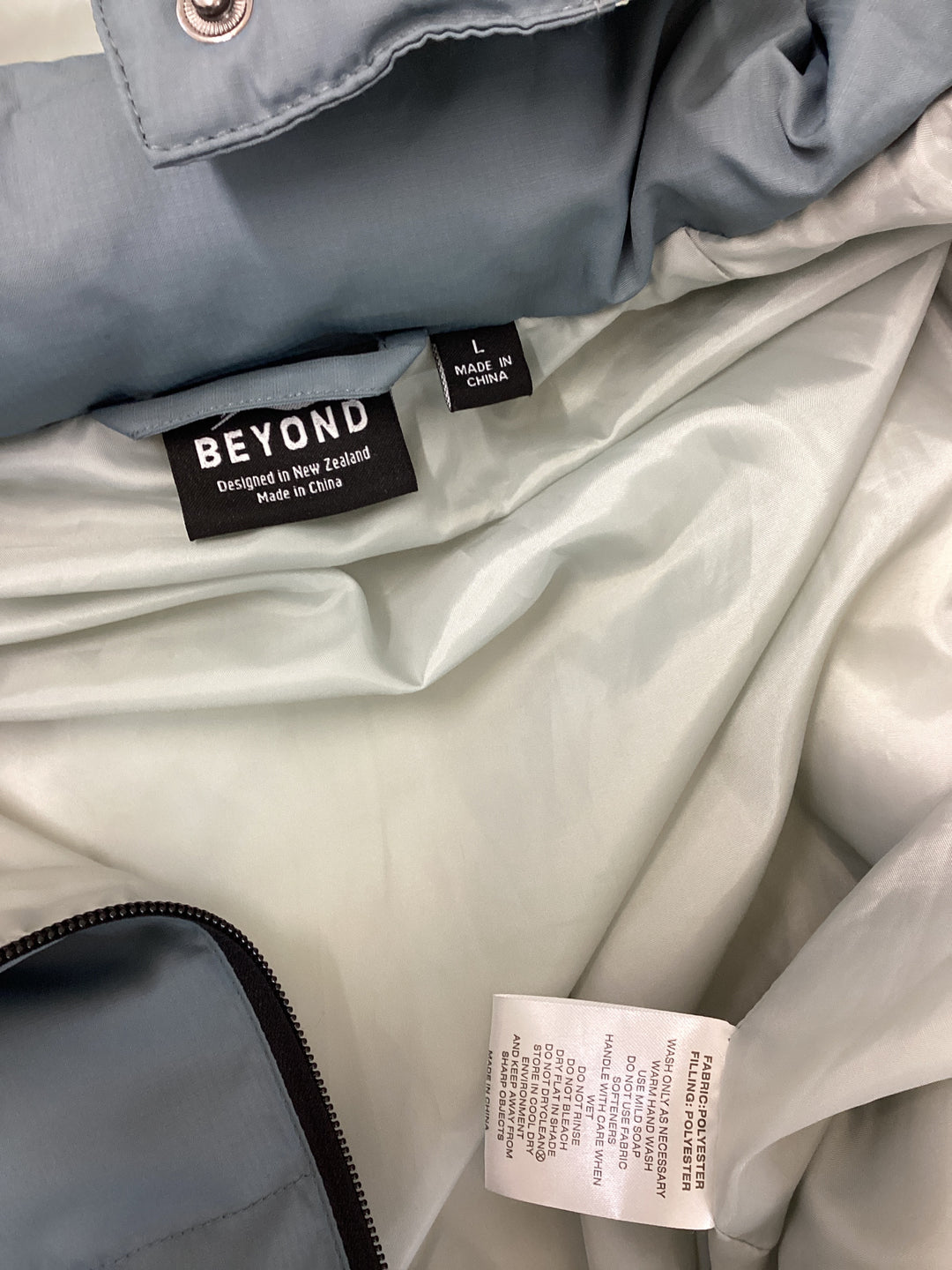 “Beyond” puffer jacket - men’s L
