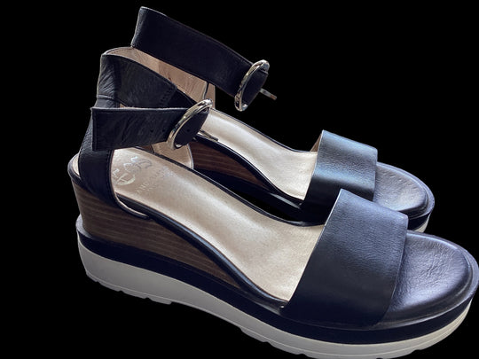 EOS shoes- 39