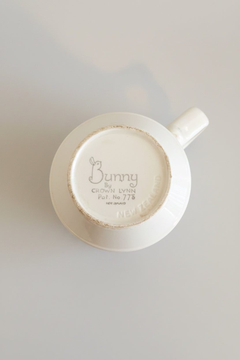 Vintage Crown Lynn Bunny Mug