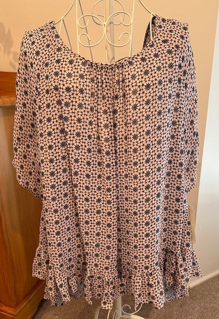 Loobie's Story Ruffle Hemmed Top