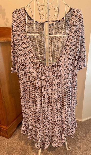 Loobie's Story Ruffle Hemmed Top