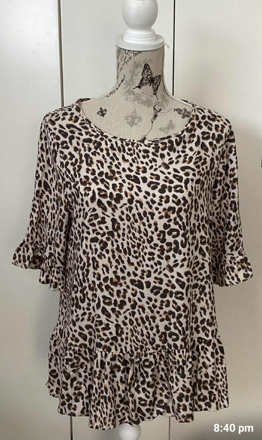 Threadz Leopard Print Top Size S