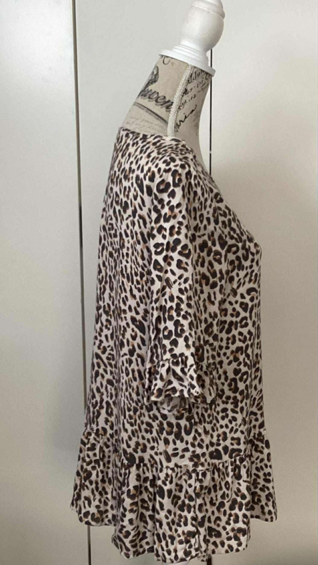 Threadz Leopard Print Top Size S